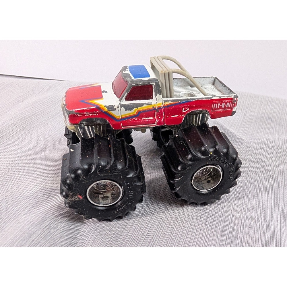 Vintage 1985 Matchbox Fly-N-Hi Monster Truck Red White Blue Diecast‎ 4x4 Toy